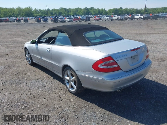2005 Mercedes-Benz CLK 320 with VIN WDBTK65G55T040420, listed as a IAAI auction lot 42213018 with 32,696 mi miles and . Bid and sale history available at DreamBid. Image 3.