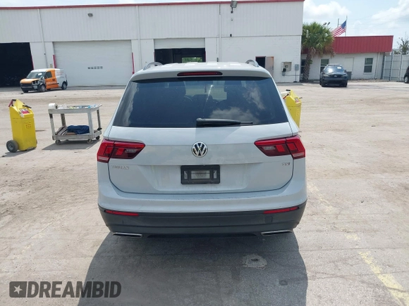 2018 Volkswagen Tiguan S с VIN 3VV1B7AX5JM097778, выставлен на аукционе IAAI как лот 42384582 с пробегом 244 180 миль миль и . История ставок и продаж доступна на DreamBid. Изображение 16.