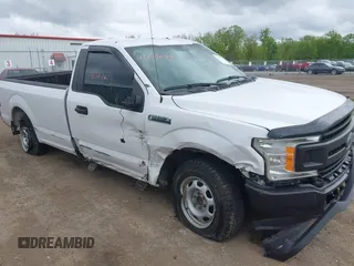 2019 Ford F-150 XL z VIN 1FTMF1CP6KKF11931, wystawiony jako IAAI lot #42263673 z przebiegiem 81 578 mil mil oraz . Historia ofert i sprzedaży dostępna na DreamBid. Obrazek 1.
