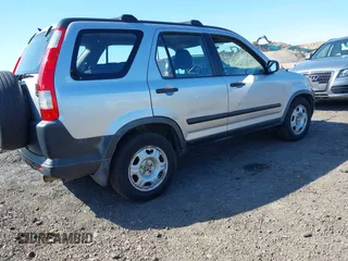 2006 Honda CR-V LX with VIN JHLRD78586C029065, listed as a IAAI auction lot 42043651 with 191,318 mi miles and . Bid and sale history available at carsss.com. Image 4.