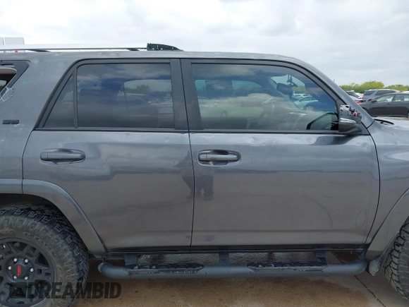 2020 Toyota 4Runner SR5 with VIN JTEZU5JR0L5214205, listed as a IAAI auction lot 42056527 with 159,814 mi miles and . Bid and sale history available at DreamBid. Image 13.