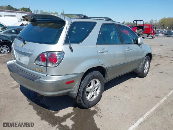 2003 Lexus RX 300 with VIN JTJHF10U430309367, listed as a IAAI auction lot 41887365 with 188,029 mi miles. Bid and sale history available at carsss.com. Image 4.