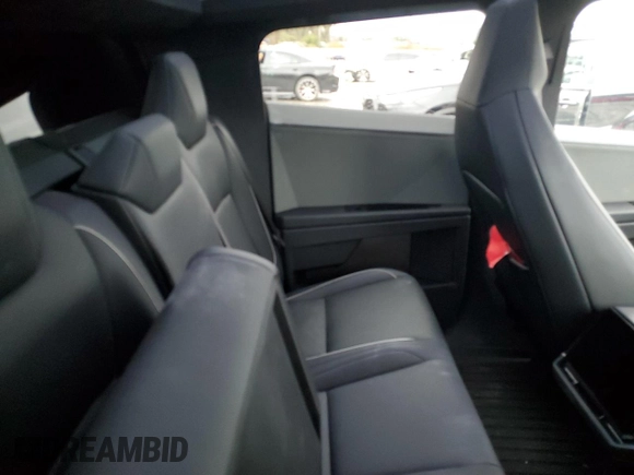2024 Tesla Cybertruck Cyberbeast z VIN 7G2CEHEE1RA037505, wystawiony jako Copart lot #48383485 z przebiegiem Nie podano mil oraz Szkody całkowita. Historia ofert i sprzedaży dostępna na DreamBid. Obrazek 11.