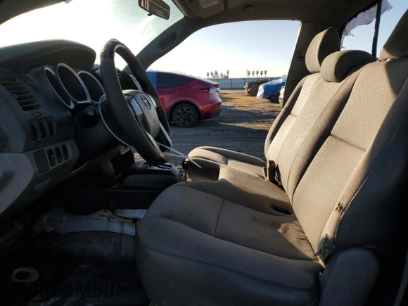 2014 Toyota Tacoma with VIN 5TFNX4CN4EX039818, listed as a Copart auction lot 44336525 with Not Provided miles and Salvage Title. Bid and sale history available at DreamBid. Image 7.