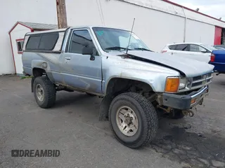 1988 Toyota Pickup с VIN JT4RN63A0J8010790, выставлен на аукционе IAAI как лот 40550154 с пробегом 373 072 миль миль и . История ставок и продаж доступна на DreamBid. Изображение 1.