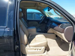 2010 GMC Yukon Denali with VIN 1GKUKEEF5AR201853, listed as a IAAI auction lot 41847258 with 205,431 mi miles. Bid and sale history available at carsss.com. Image 5.