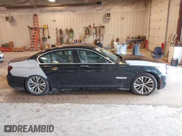 2013 BMW 7 Series 750i xDrive z VIN WBAYB6C56DC997904, wystawiony jako IAAI lot #42529968 z przebiegiem Nie podano mil oraz . Historia ofert i sprzedaży dostępna na DreamBid. Obrazek 12.