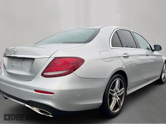2017 Mercedes-Benz E 300 Luxury with VIN WDDZF4JB1HA192926, listed as a Copart auction lot 56244195 with 134,414 mi miles and Clean Title. Bid and sale history available at DreamBid. Image 4.
