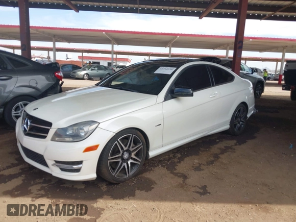 2014 Mercedes-Benz C 250 с VIN WDDGJ4HBXEG289823, выставлен на аукционе IAAI как лот 42344530 с пробегом 122 670 миль миль и . История ставок и продаж доступна на DreamBid. Изображение 2.