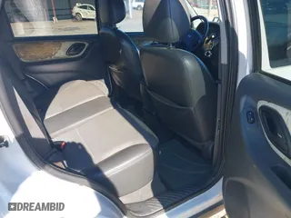 2004 Ford Escape XLT with VIN 1FMYU93174KA45992, listed as a IAAI auction lot 41169340 with 308,987 mi miles. Bid and sale history available at carsss.com. Image 8.