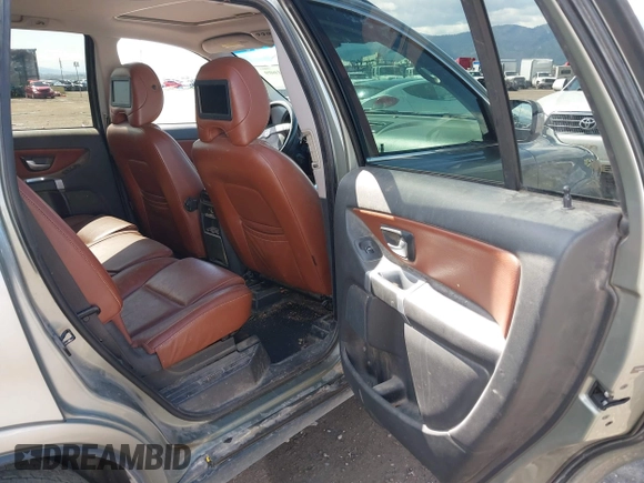 2007 Volvo XC90 V8 with VIN YV4CZ852371337355, listed as a IAAI auction lot 42131609 with 1 mi miles. Bid and sale history available at carsss.com. Image 8.