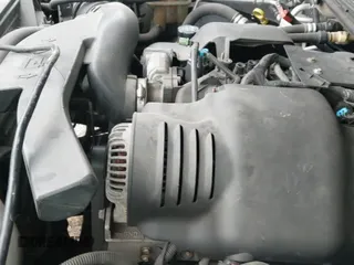 2005 Cadillac Escalade z VIN 1GYEK63N85R173272, wystawiony jako IAAI lot #43201322 z przebiegiem 274 700 mil mil oraz . Historia ofert i sprzedaży dostępna na DreamBid. Obrazek 12.