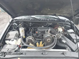 2003 GMC Sonoma SLS with VIN 1GTDT13X63K182058, listed as a IAAI auction lot 41455779 with 186,503 mi miles. Bid and sale history available at carsss.com. Image 10.