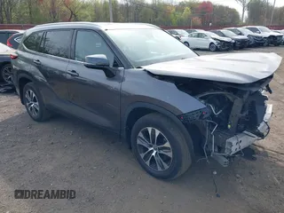 2021 Toyota Highlander XLE with VIN 5TDGZRBH6MS075994, listed as a IAAI auction lot 42123223 with 93,298 mi miles and . Bid and sale history available at DreamBid. Image 1.