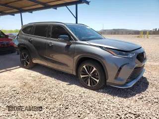 2022 Toyota Highlander XSE with VIN 5TDJZRBH2NS170804, listed as a Copart auction lot 61864415 with 39,705 mi miles and Salvage title. Bid and sale history available at DreamBid. Image 4.