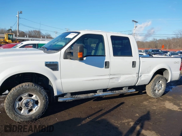 2010 Ford Super Duty F-250 SRW XL with VIN 1FTSW2B51AEA18636, listed as a IAAI auction lot 41401961 with 212,781 mi miles. Bid and sale history available at carsss.com. Image 6.