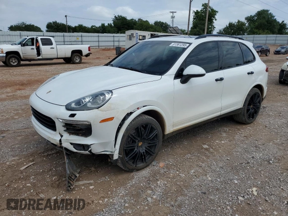 2017 Porsche Cayenne z VIN WP1AA2A22HKA92370, wystawiony jako Copart lot #61361295 z przebiegiem 86 204 mil mil oraz Szkoda całkowita • Salvage title. Historia ofert i sprzedaży dostępna na DreamBid. Obrazek 1.