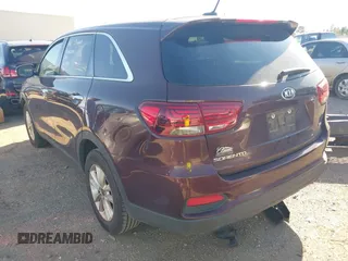 2019 Kia Sorento L with VIN 5XYPG4A39KG554287, listed as a IAAI auction lot 41760728 with 166,989 mi miles. Bid and sale history available at carsss.com. Image 3.