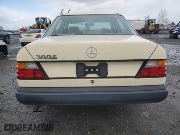 1987 Mercedes-Benz 300 E z VIN WDBEA30D5HA407789, wystawiony jako Copart lot #46482625 z przebiegiem 123 275 mil mil oraz Czysty tytuł • Clean title. Historia ofert i sprzedaży dostępna na DreamBid. Obrazek 6.