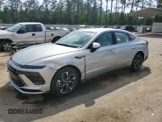 2024 Hyundai Sonata SEL z VIN KMHL64JA1RA369415, wystawiony jako Copart lot #54713675 z przebiegiem 5 863 mil mil oraz Szkoda całkowita • Salvage title. Historia ofert i sprzedaży dostępna na DreamBid. Obrazek 1.