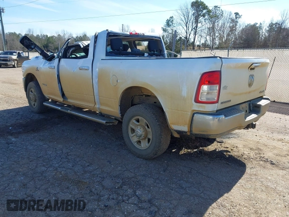 2019 Ram 2500 Lone Star with VIN 3C6UR5DL1KG663656, listed as a IAAI auction lot 41329641 with 124,361 mi miles and . Bid and sale history available at DreamBid. Image 3.