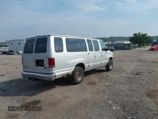 2002 Ford Econoline Passenger XL с VIN 1FBSS31L22HB33221, выставлен на аукционе IAAI как лот 42613580 с пробегом 196 057 миль миль и . История ставок и продаж доступна на DreamBid. Изображение 4.