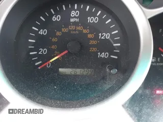 2005 Toyota Highlander z VIN JTEEP21A750076029, wystawiony jako IAAI lot #42327759 z przebiegiem 261 299 mil mil oraz . Historia ofert i sprzedaży dostępna na DreamBid. Obrazek 7.