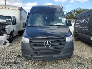 2024 Mercedes-Benz Sprinter Passenger with VIN W1Z4NGHY2RT189162, listed as a Copart auction lot 87842825 with 4,126 mi miles and Salvage Title. Bid and sale history available at carsss.com. Image 5.