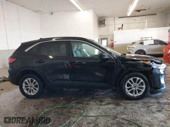 2020 Ford Escape SE with VIN 1FMCU9G6XLUC71527, listed as a IAAI auction lot 41420952 with 70,886 mi miles and . Bid and sale history available at DreamBid. Image 13.