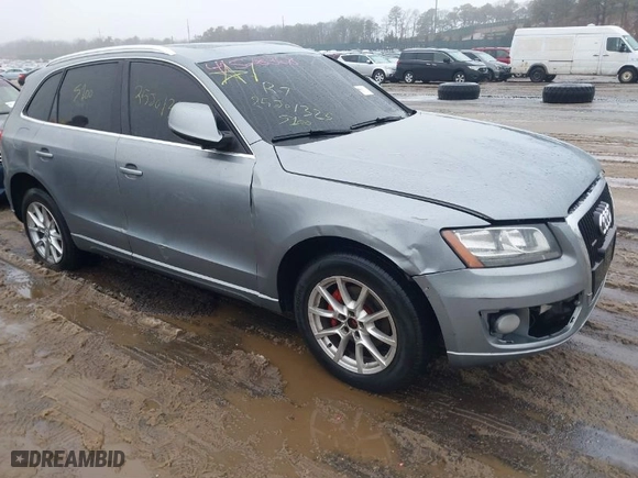 2010 Audi Q5 Premium with VIN WA1CKAFP2AA071109, listed as a IAAI auction lot 41528368 with 999,999 mi miles. Bid and sale history available at carsss.com. Image 1.