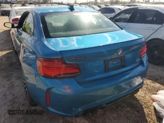2020 BMW M2 Competition z VIN WBS2U7C08L7E49953, wystawiony jako Copart lot #76200814 z przebiegiem 13 888 mil mil oraz Nie do naprawy • Non repairable. Historia ofert i sprzedaży dostępna na DreamBid. Obrazek 6.