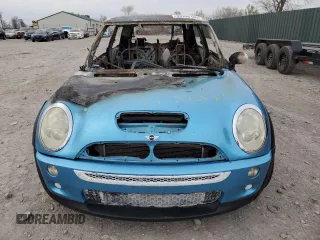 2005 MINI Hardtop S z VIN WMWRE33465TD90424, wystawiony jako Copart lot #50558185 z przebiegiem Nie podano mil oraz Nie do naprawy • Non repairable. Historia ofert i sprzedaży dostępna na DreamBid. Obrazek 5.