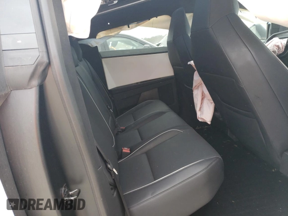 2024 Tesla Cybertruck z VIN 7G2CEHED6RA008072, wystawiony jako Copart lot #70886484 z przebiegiem 11 268 mil mil oraz Szkody całkowita. Historia ofert i sprzedaży dostępna na DreamBid. Obrazek 10.