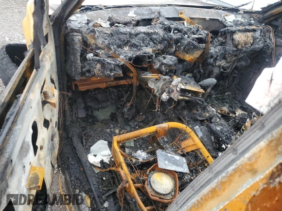 1998 Jeep Grand Cherokee Limited z VIN 1J4GZ88ZXWC255195, wystawiony jako Copart lot #55817705 z przebiegiem Nie podano mil oraz Nie do naprawy • Non repairable. Historia ofert i sprzedaży dostępna na DreamBid. Obrazek 8.