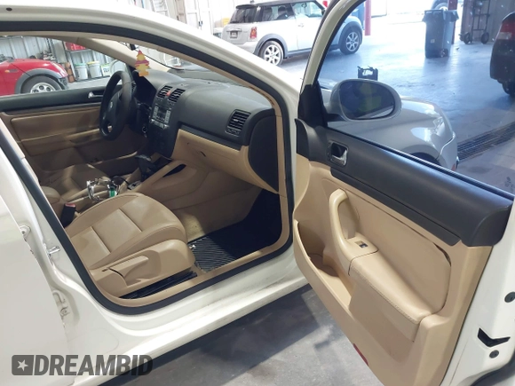 2007 Volkswagen Jetta Wolfsburg Edition with VIN 3VWEF71K57M183834, listed as a IAAI auction lot 42642370 with 201,697 mi miles and . Bid and sale history available at DreamBid. Image 5.