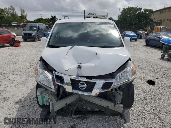 2020 Nissan NV200 S z VIN 3N6CM0KN0LK708916, wystawiony jako Copart lot #51534815 z przebiegiem 72 689 mil mil oraz Nie do naprawy • Non repairable. Historia ofert i sprzedaży dostępna na DreamBid. Obrazek 5.