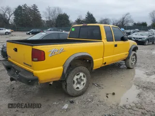 2002 Chevrolet S-10 LS with VIN 1GCCT19W128251633, listed as a Copart auction lot 44657705 with 181,895 mi miles and Clean Title. Bid and sale history available at carsss.com. Image 3.