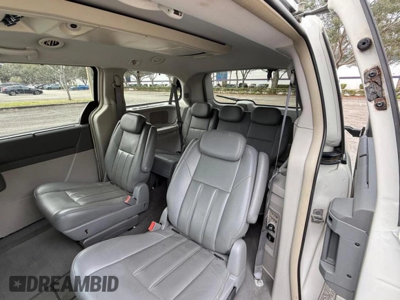 2008 Chrysler Town & Country with VIN 2008TC, listed as a Copart auction lot 48812445 with 188,902 mi miles and Clean Title. Bid and sale history available at DreamBid. Image 6.