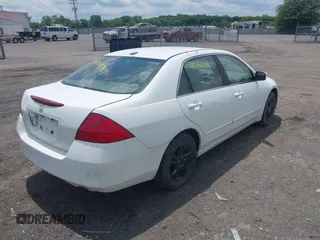2006 Honda Accord EX-L z VIN 1HGCM56876A156861, wystawiony jako IAAI lot #42382925 z przebiegiem 220 335 mil mil oraz . Historia ofert i sprzedaży dostępna na DreamBid. Obrazek 4.