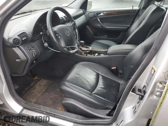 2001 Mercedes-Benz C 320 with VIN WDBRF64J01F089691, listed as a Copart auction lot 60071575 with 152,846 mi miles and Salvage title. Bid and sale history available at DreamBid. Image 7.