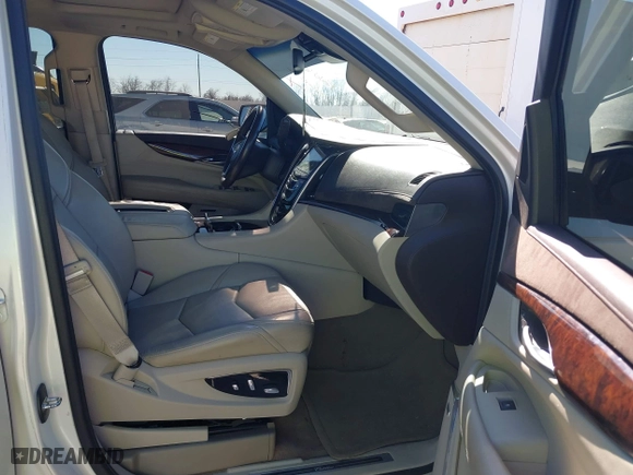 2015 Cadillac Escalade Luxury with VIN 1GYS3BKJ7FR303390, listed as a IAAI auction lot 41428556 with 152,978 mi miles. Bid and sale history available at carsss.com. Image 5.