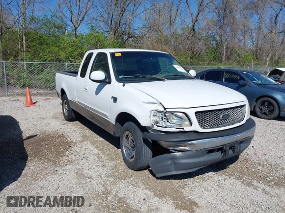 2001 Ford F-150 XL z VIN 1FTRX17L61NB26764, wystawiony jako IAAI lot #42049452 z przebiegiem 242 585 mil mil oraz . Historia ofert i sprzedaży dostępna na DreamBid. Obrazek 1.