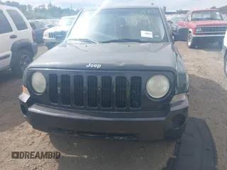 2008 Jeep Patriot Sport with VIN 1J8FF28W08D749553, listed as a IAAI auction lot 40490151 with Not Provided miles. Bid and sale history available at carsss.com. Image 6.