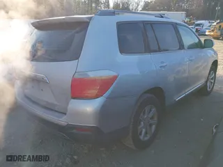 2011 Toyota Highlander with VIN 5TDZK3EH3BS037657, listed as a IAAI auction lot 41270390 with 262,060 mi miles. Bid and sale history available at carsss.com. Image 4.