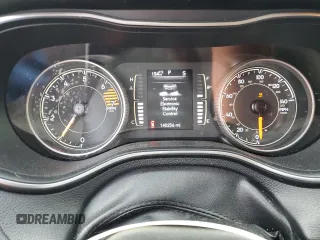 2019 Jeep Cherokee Latitude z VIN 1C4PJLCB5KD242546, wystawiony jako Copart lot #51445625 z przebiegiem 140 256 mil mil oraz Szkoda całkowita • Salvage title. Historia ofert i sprzedaży dostępna na DreamBid. Obrazek 9.