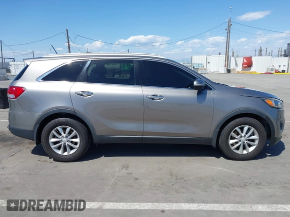 2017 Kia Sorento LX with VIN 5XYPG4A35HG284788, listed as a IAAI auction lot 41966692 with 68,692 mi miles. Bid and sale history available at carsss.com. Image 13.