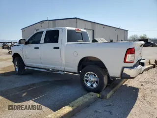 2020 Ram 2500 Tradesman z VIN 3C6UR5CL7LG172687, wystawiony jako Copart lot #63088435 z przebiegiem 120 021 mil mil oraz Szkoda całkowita • Salvage title. Historia ofert i sprzedaży dostępna na DreamBid. Obrazek 2.