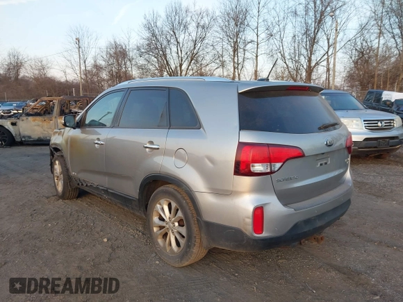 2014 Kia Sorento EX with VIN 5XYKUDA76EG459275, listed as a IAAI auction lot 41740999 with Not Provided miles. Bid and sale history available at carsss.com. Image 3.