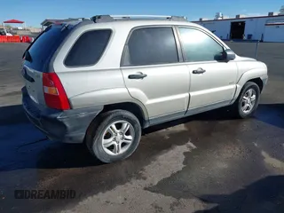 2005 Kia Sportage LX with VIN KNDJE723957066325, listed as a IAAI auction lot 41408266 with 225,570 mi miles and . Bid and sale history available at carsss.com. Image 4.