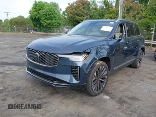 2025 Volvo XC90 z VIN YV4062PG4S1349248, wystawiony jako IAAI lot #42080418 z przebiegiem 3140 mil mil oraz . Historia ofert i sprzedaży dostępna na DreamBid. Obrazek 2.